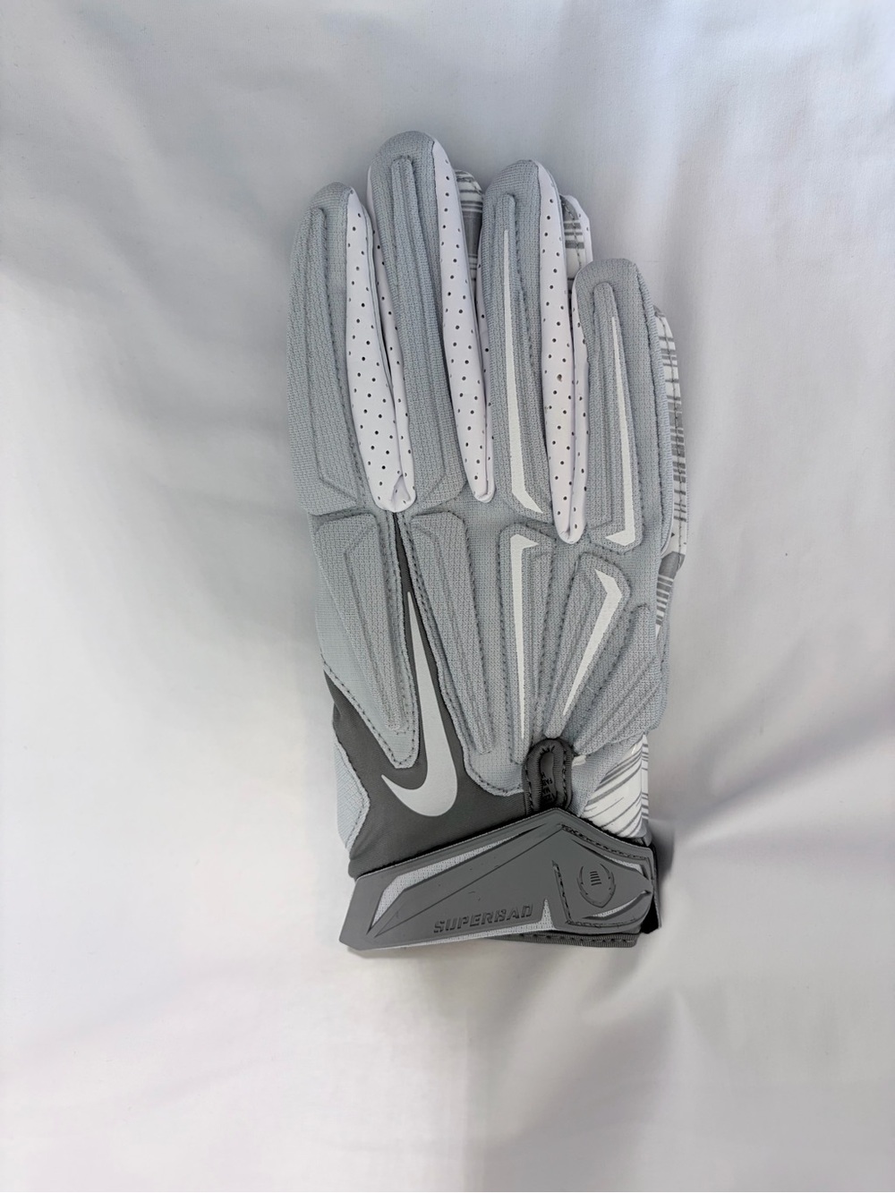 NEW Nike Men’s Light Gray and White Superbad Football Gloves